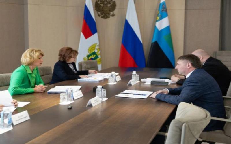 Оксана Лут и Юрий Слюсарь обсудили развитие АПК Ростовской области