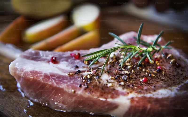 Казахстан лидирует по закупке готовой мясной продукции из России